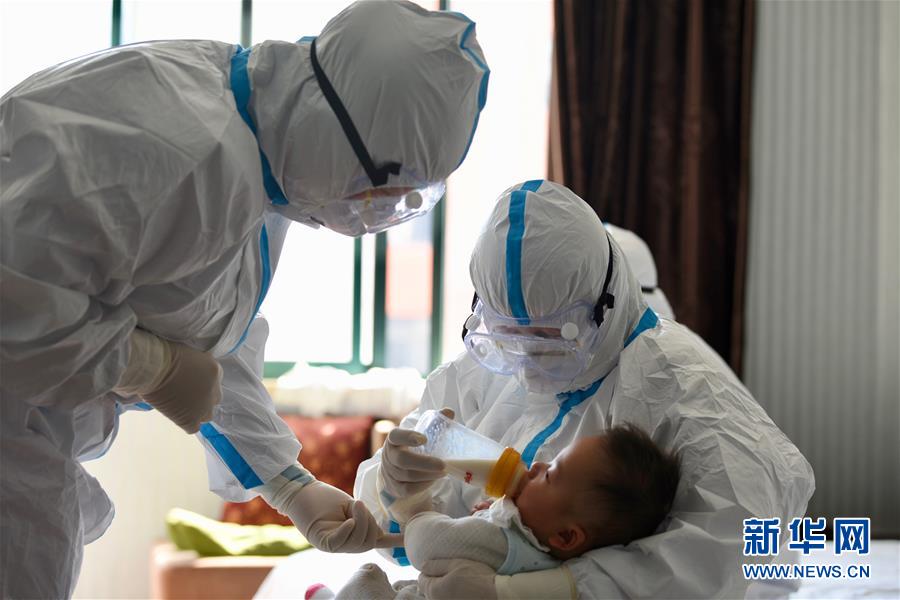 (社會)(2)“‘護(hù)士媽媽’麻煩再幫我照顧孩子14天”